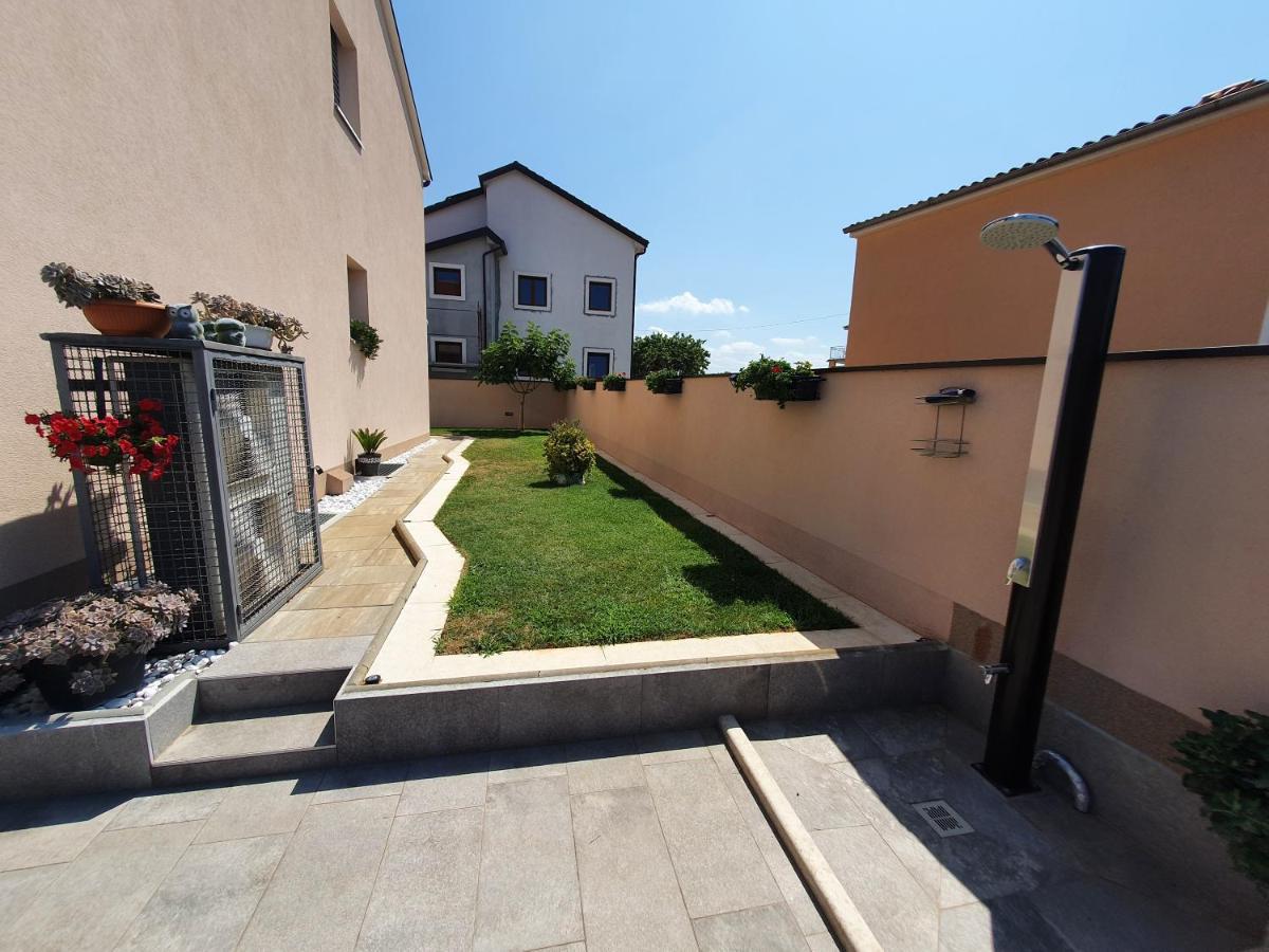 Villa Slavica Porec Exterior photo